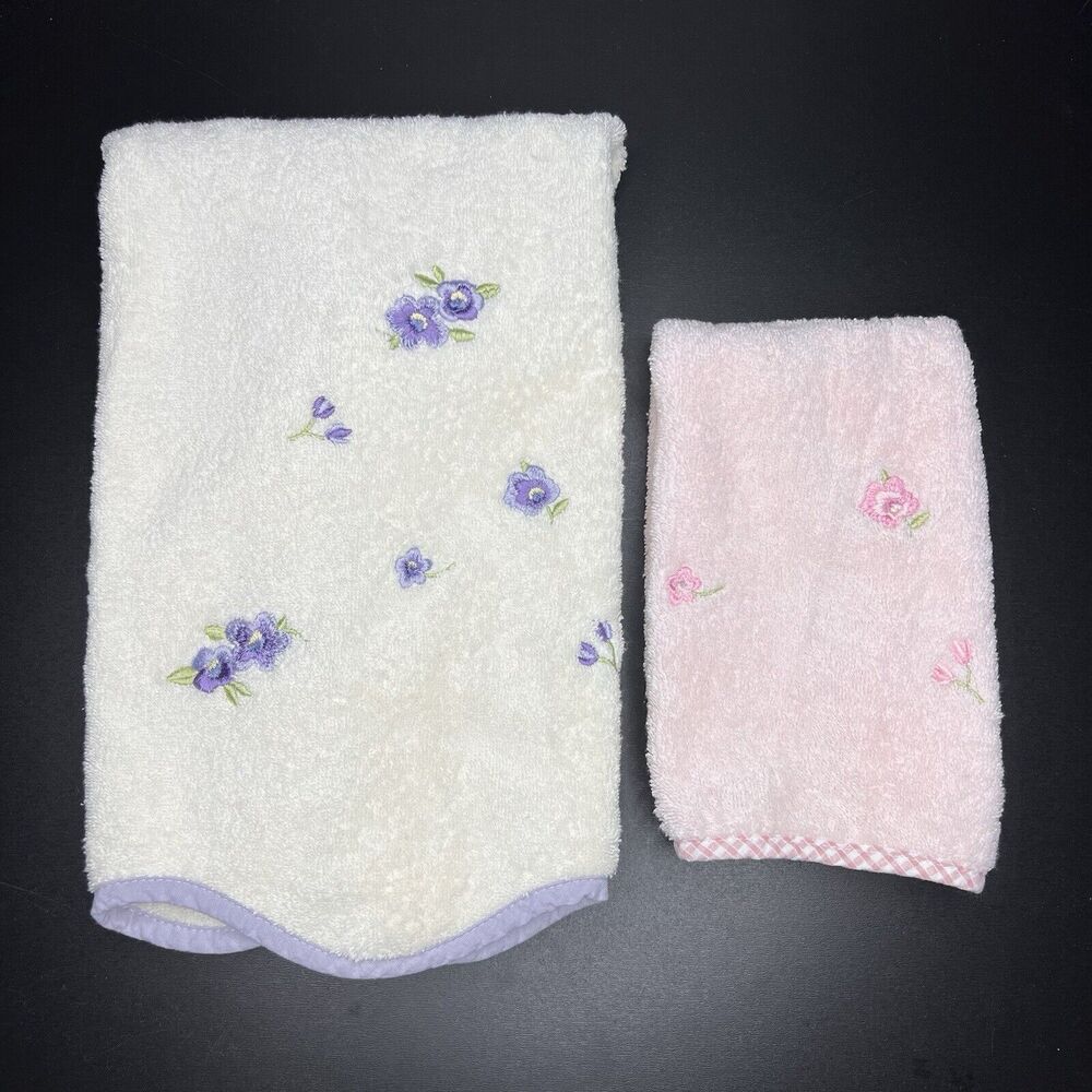 Akova Embroidered Floral Purple Pink 2 Pc Towel Set 100% Cotton Vintage Cottage
